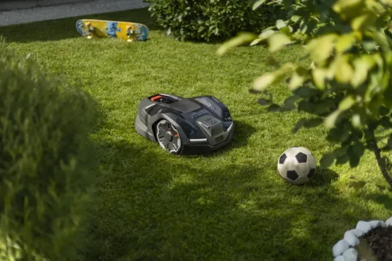 HUSQVARNA robotická sekačka AUTOMOWER® 410XE NERA 9706544-11