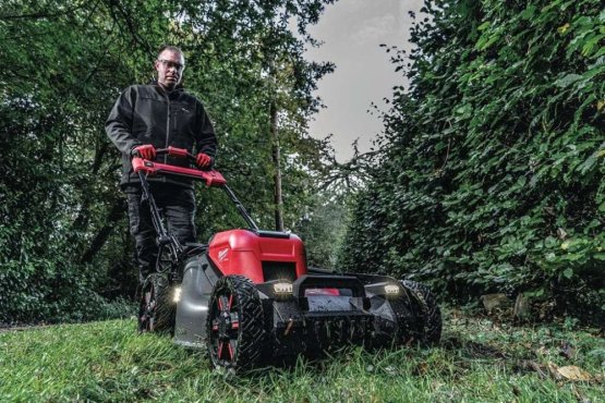 MILWAUKEE M18 F2LM53-0 Aku sekačka na trávu záběr 53 cm s pojezdem bez akumulátoru a nabíječky 4933479584