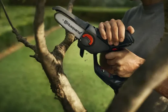 Husqvarna P5-P4A pilka aku s nabíječkou a baterii 9706213-05