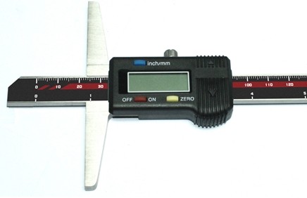 TIGRE hloubkoměr 0-300 mm digitální včetně kalibrace 03-300-100