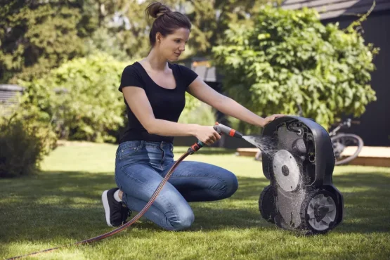 HUSQVARNA robotická sekačka AUTOMOWER® 310 Mark II 9705267-11